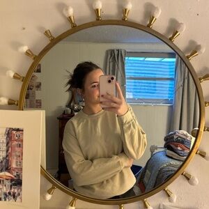 Comfy tan sweatshirt. Size small. Brand Gildan. Super soft!